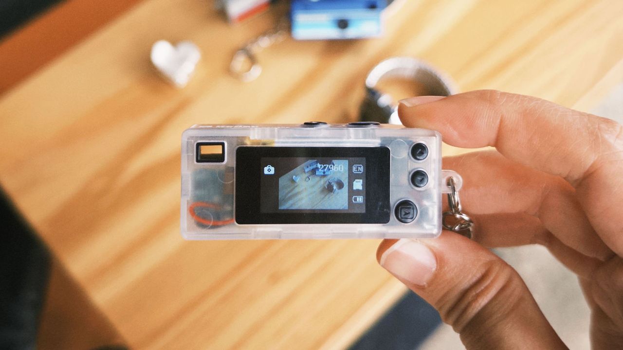 Meet Kodak Charmera: Retro camera that fits on a keyring | Shortlist