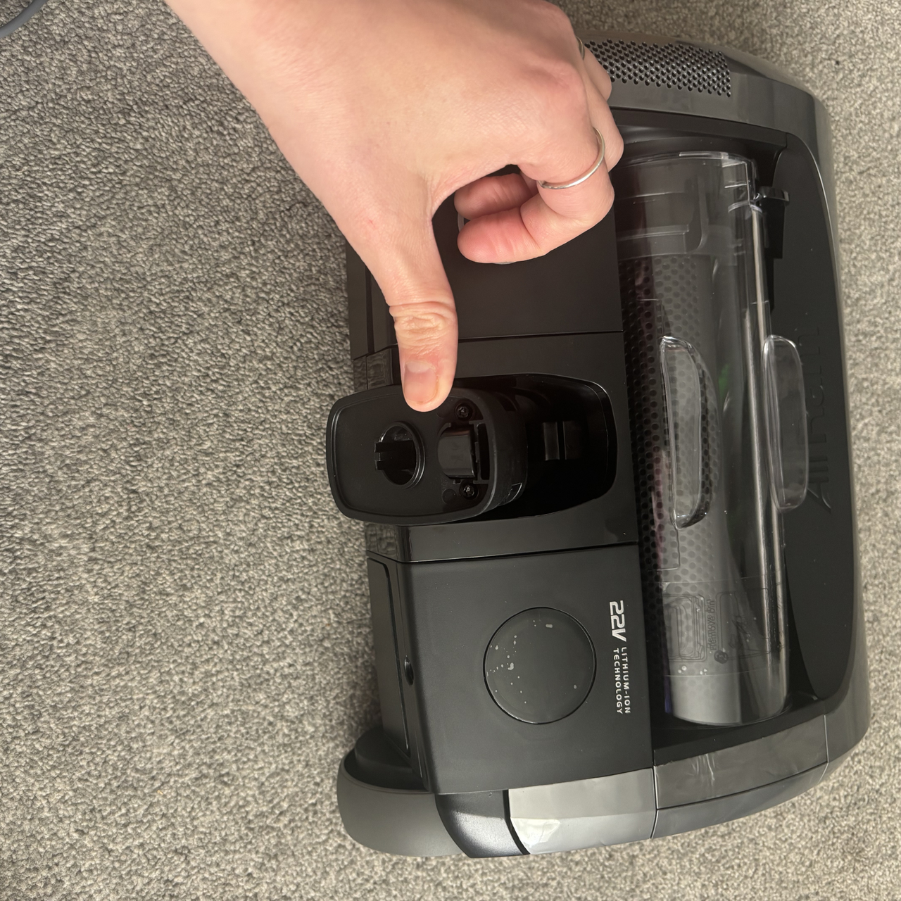 locking clip on Gtech AirRAM 2 Core Cordless Vacuum floor head