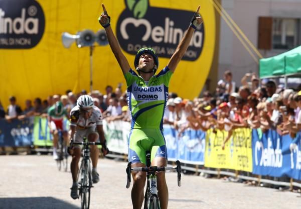Vincenzo Nibali (Liquigas-Doimo) beats Vladislav Borisov