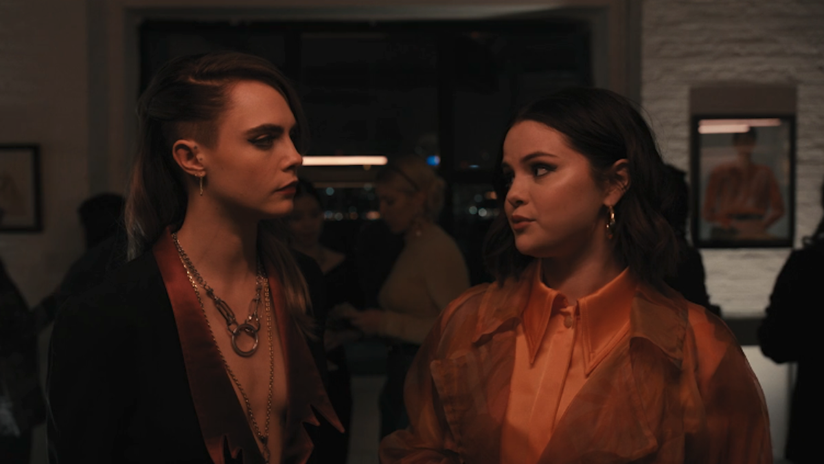 1200px x 675px - Cara Delevingne Says It Was Actually 'Hysterical' To Kiss Best Friend Selena  Gomez In Only Murders In The Building | Cinemablend