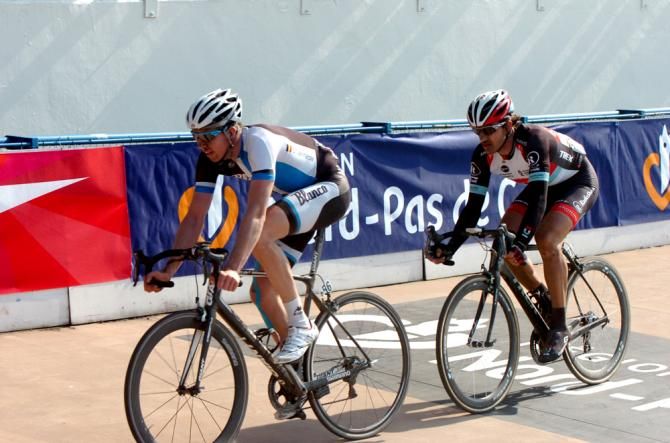 Cancellara tracks Vanmarcke on the Roubaix velodrome