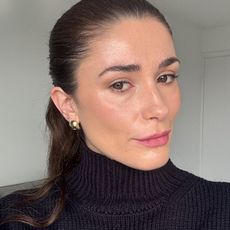 Eleanor wearing TirTir cushion foundation in shade 23N sand