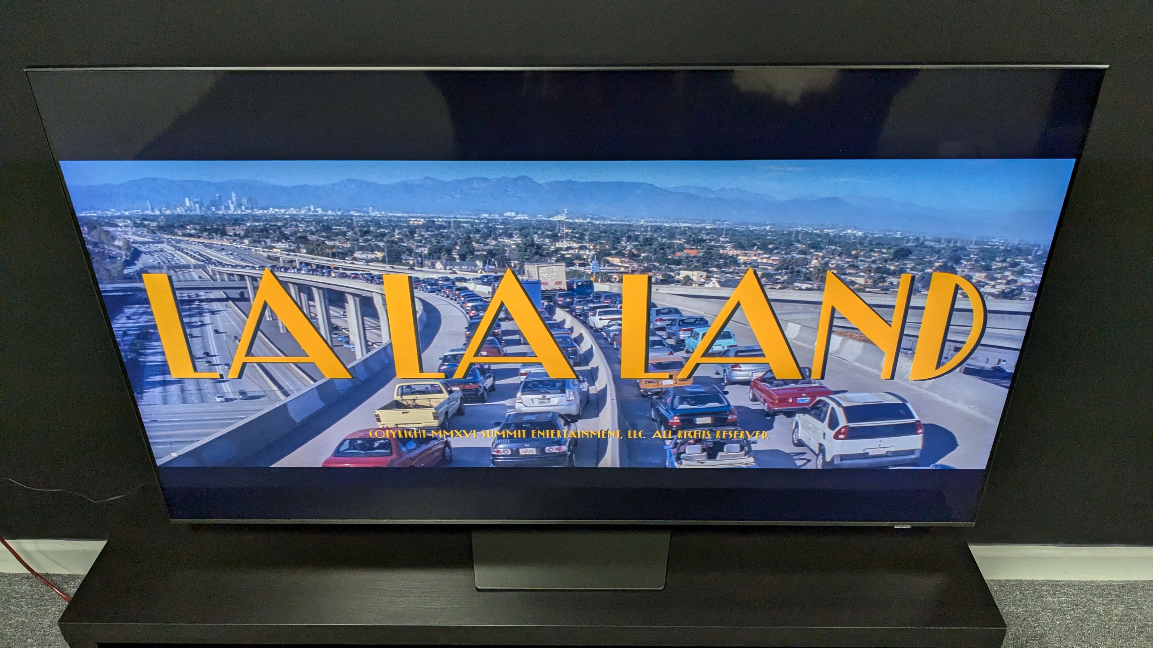Samsung QN85D with La La Land title on screen