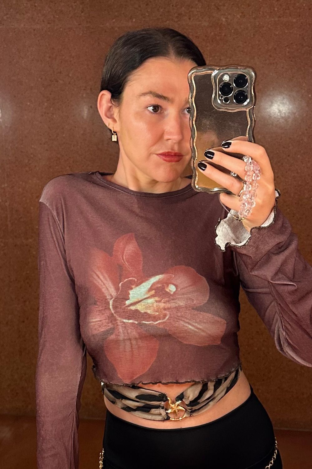 Mischa Smith wearing Self Glow by James Read fake tan for face