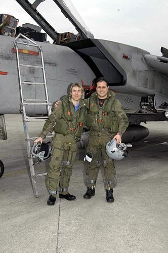 Cunego with Pilot before climbing into Italy's PA-200
