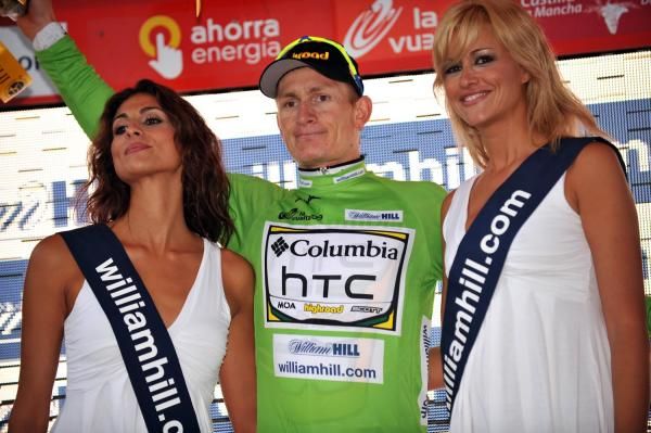 Andre Greipel (Columbia-HTC) in the points leader's jersey.