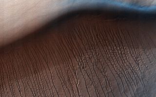 Squiggly Mars Dunes Seen by MRO