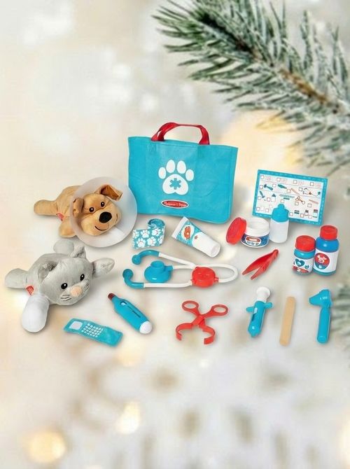 Melissa & Doug Examine and Treat Pet Vet Play Set