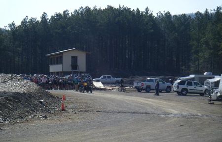 The riders are ready to start.