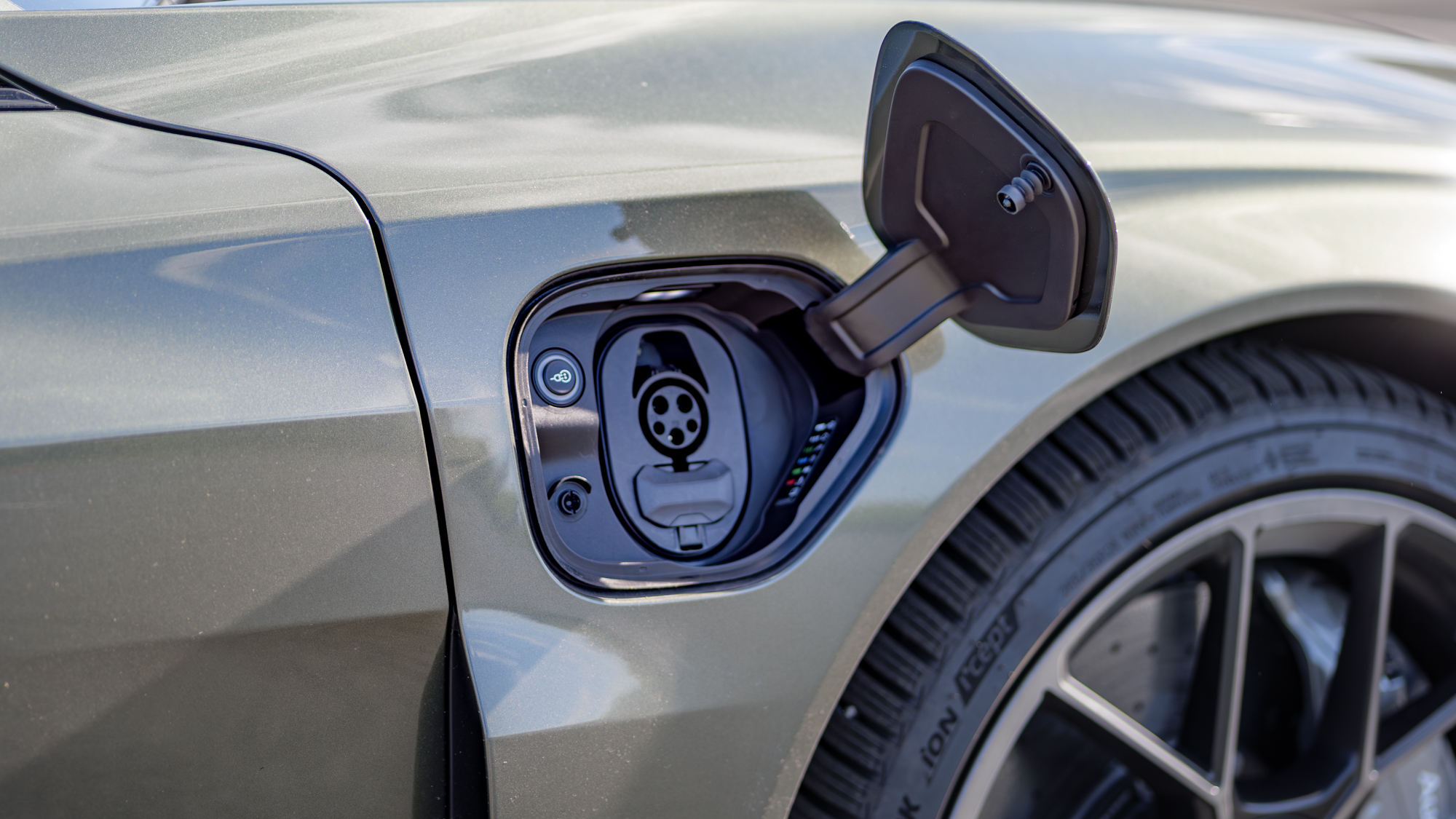 2026 Audi RS e-tron RT review.