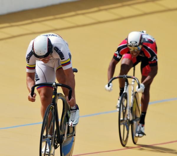 Tamayo goes up against Philipps in the sprint