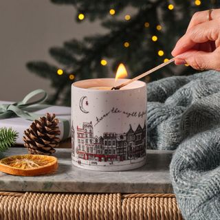 Victoria Eggs Christmas candle
