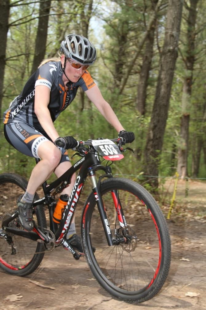 Lisa Krayer (Adventure 212/Specialized) hanging on to the 4th spot