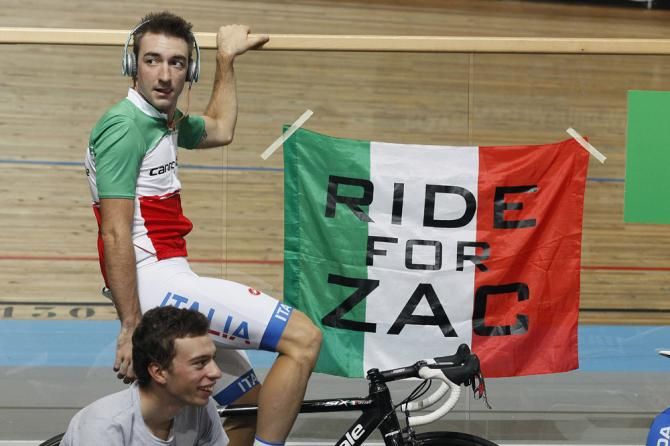 Elia Viviani (Italy) warms up