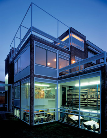Renaat Braem's house at night