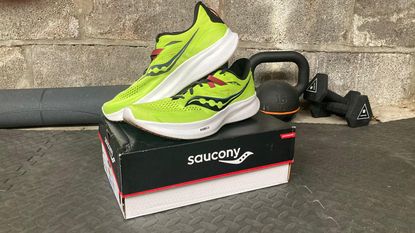 The Saucony Men's Ride 15 running shoes 