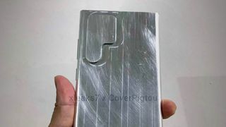 Modelo en aluminio del Samsung Galaxy S22 Ultra