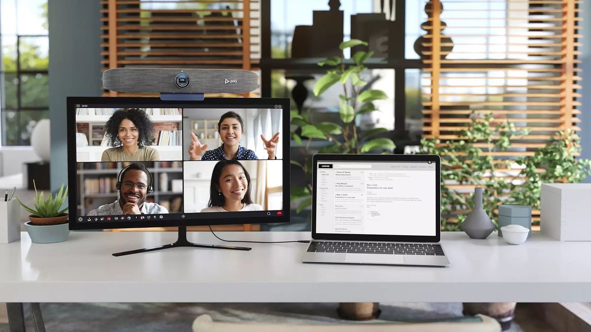 Poly Studio P15 Personal Video Bar review a monitortop conferencing