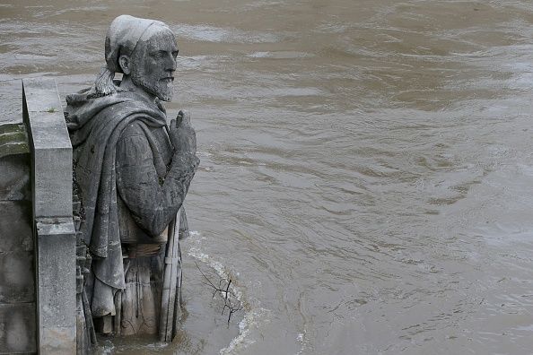 The Zouave statue on the Pont de l&amp;#039;Alma