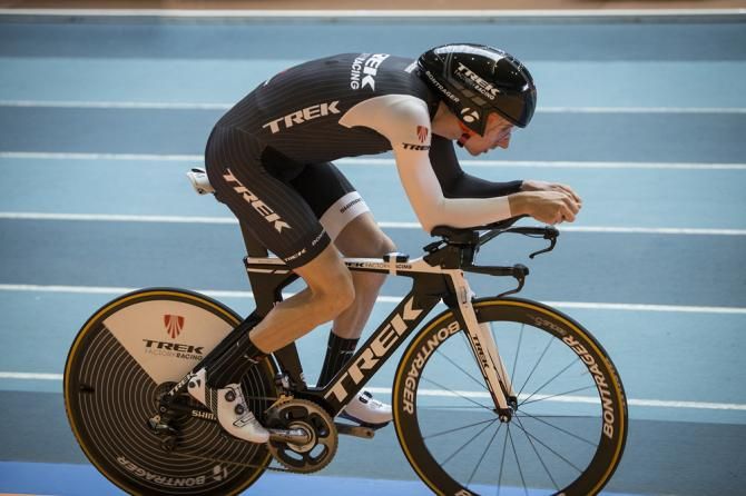 Bauke Mollema testing his Trek Concept TT bike in Valencia