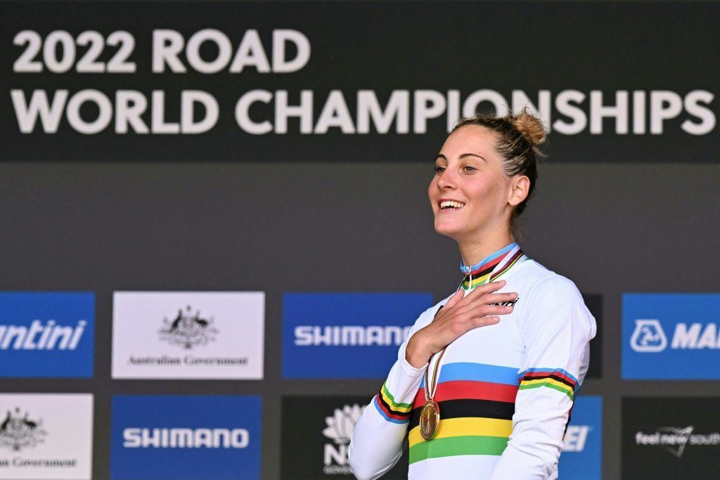 Vittoria Guazzini brings Italy first rainbow jersey in U23 women&#039;s time trial of Wollongong World Championships