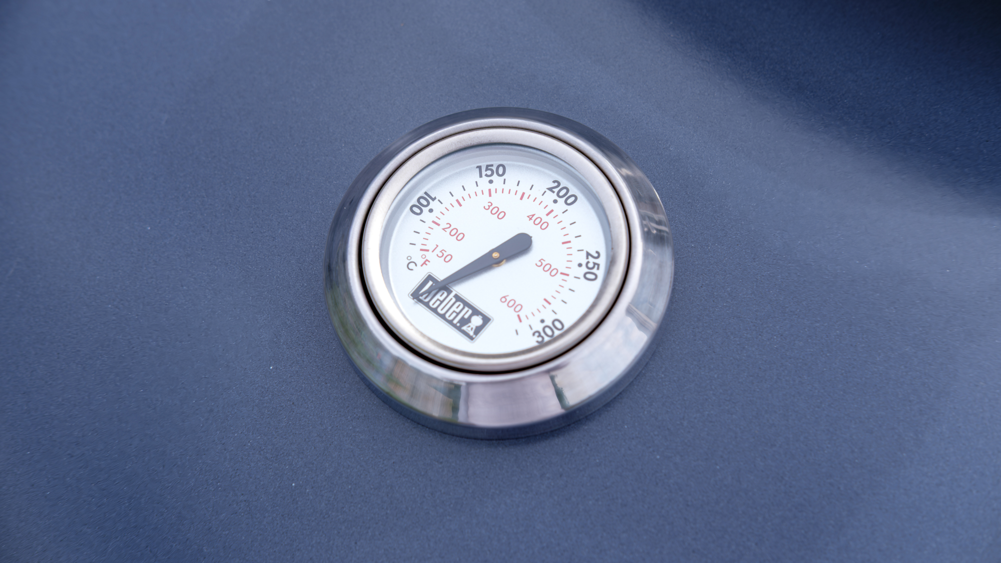 The Weber Master-Touch thermometer