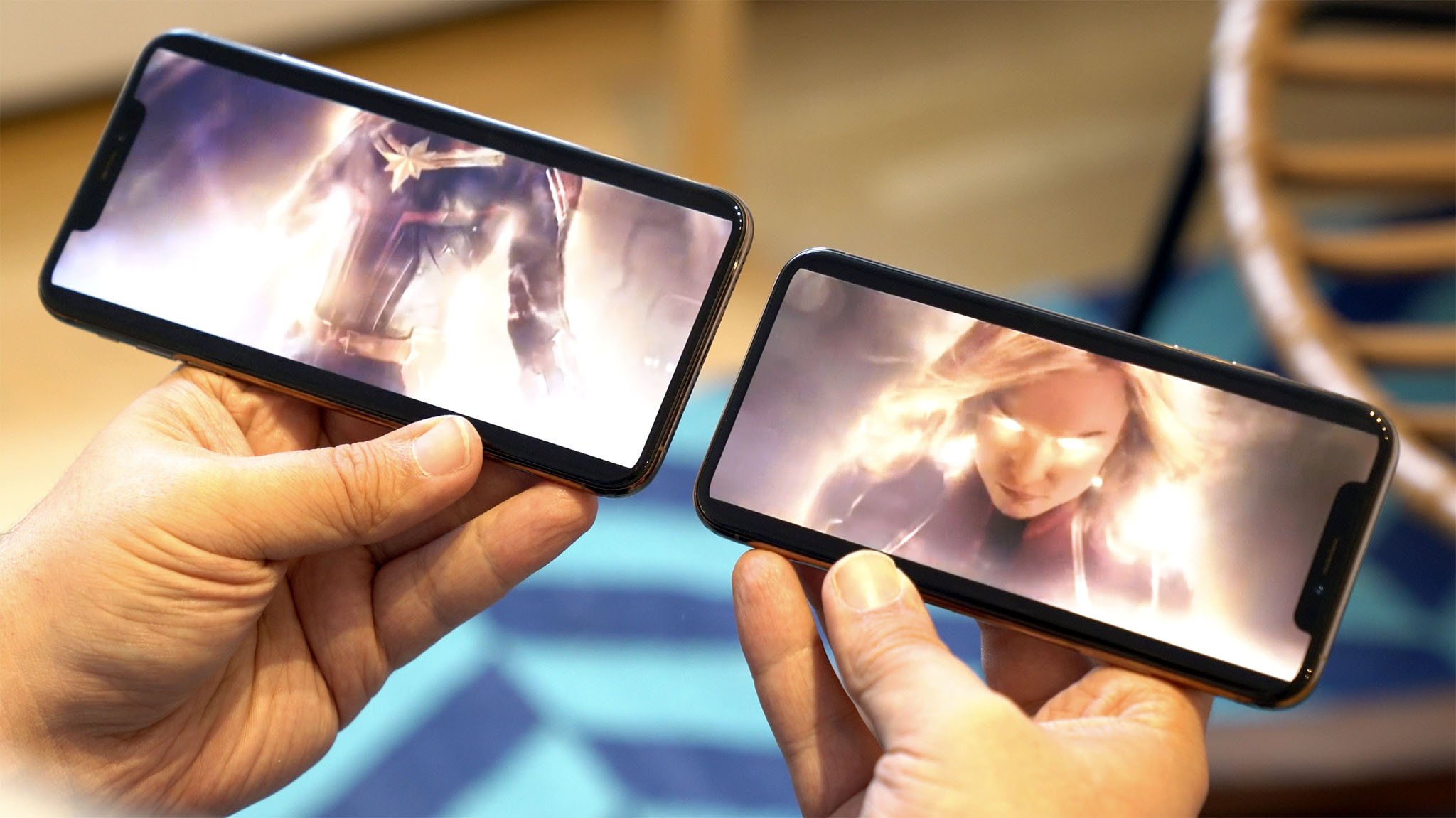 Сайт 10 смартфонов. Самый лучший экран на смартфоне. Iphone x vs XR. Смартфоны будущего 2030. Яркий дисплей смартфона.