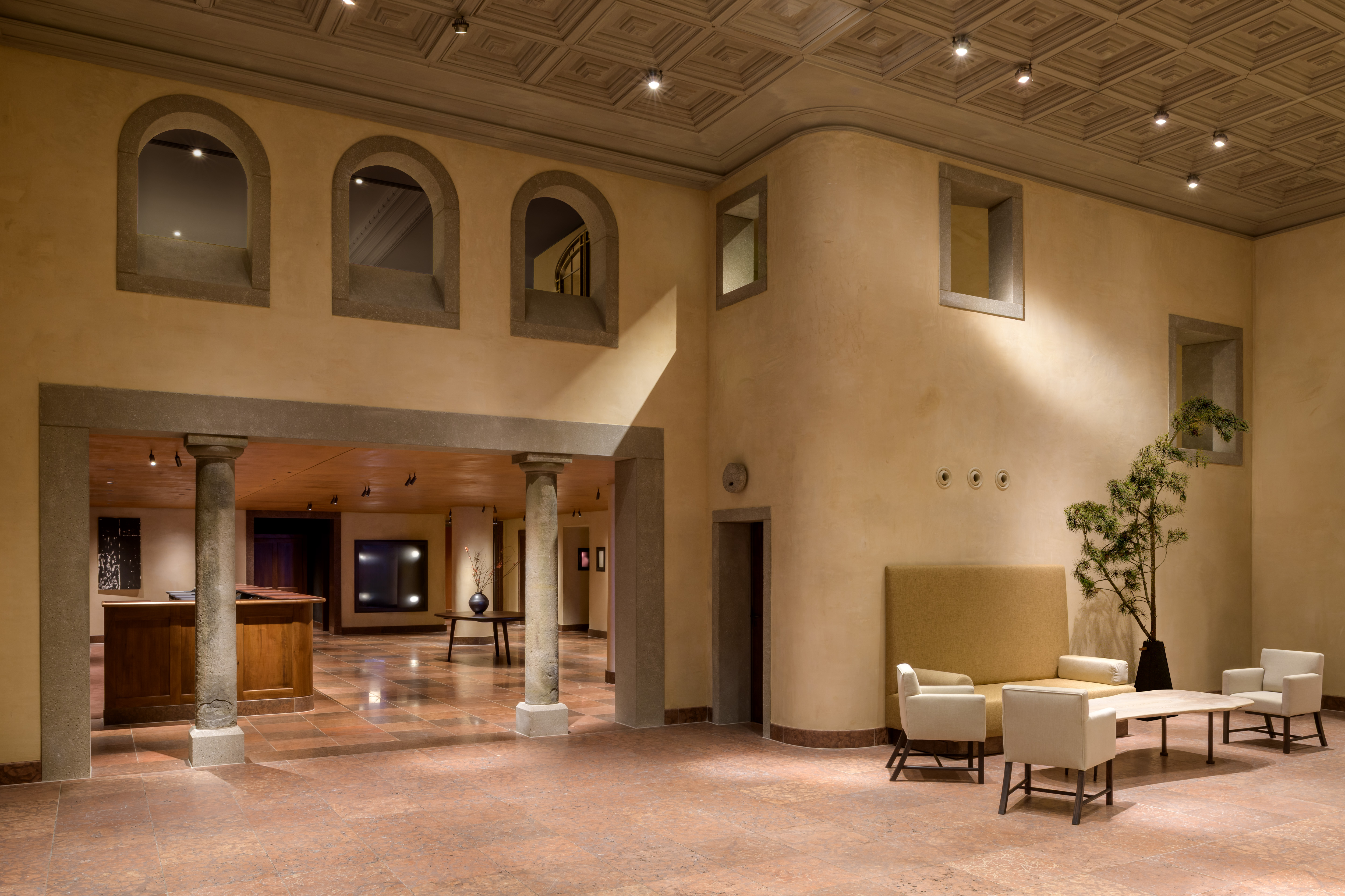 hotel bayerischer hof axel vervoordt lobby