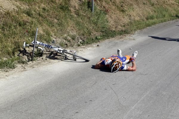 Tom Slagter (Rabobank) suffered a serious crash late in the stage and would abandon the Giro.
