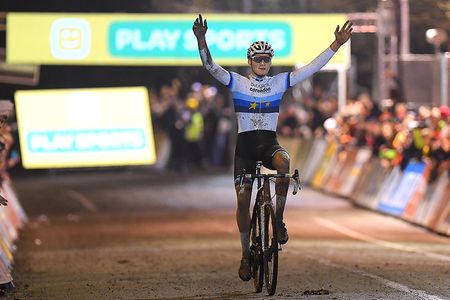 Mathieu van der Poel wins Superprestige Diegem
