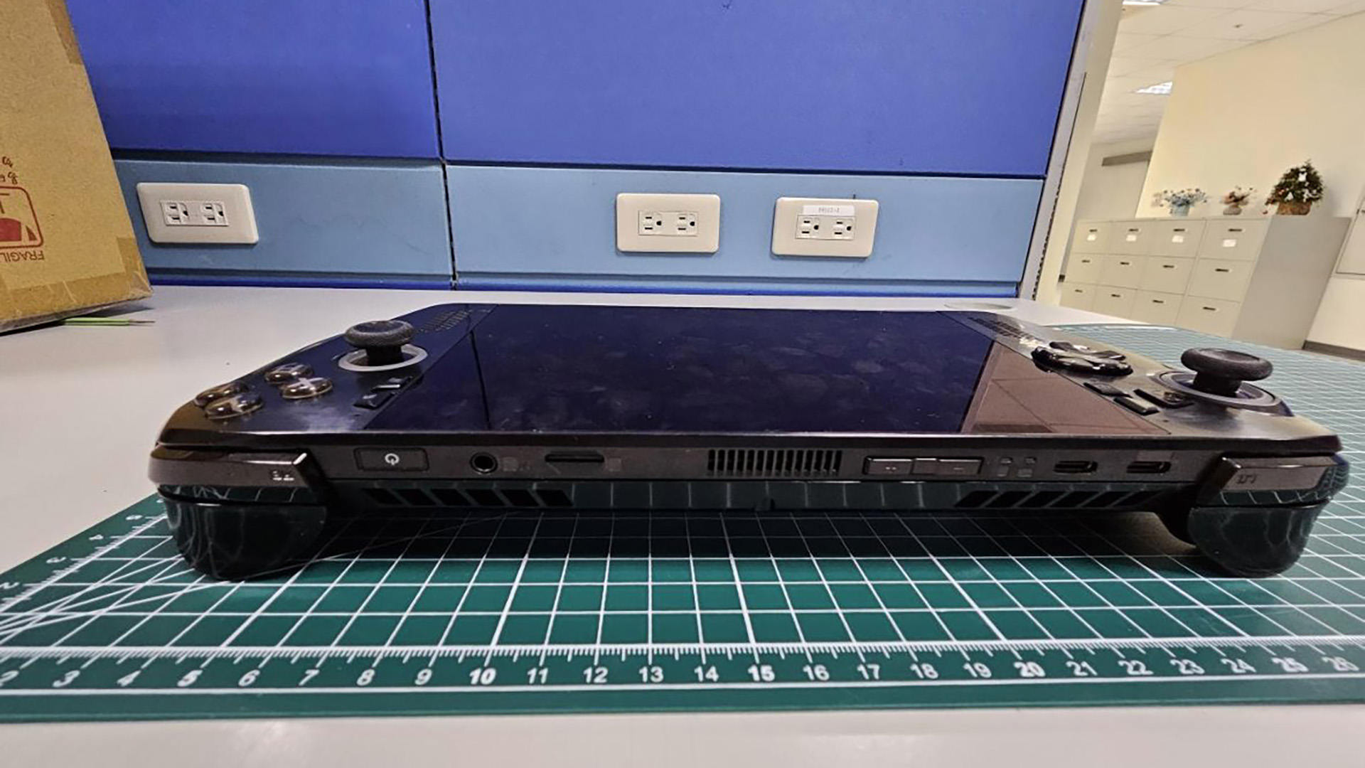 Alleged Xbox Project Kennan handheld