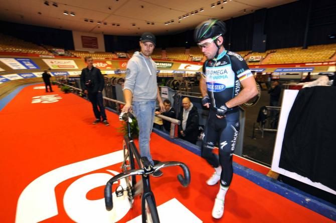 Mark Cavendish gets round for another session on the boards