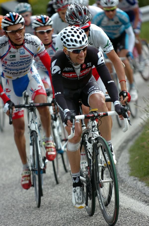 Carlos Sastre (Cervelo TestTeam) moved up 13 places in GC today