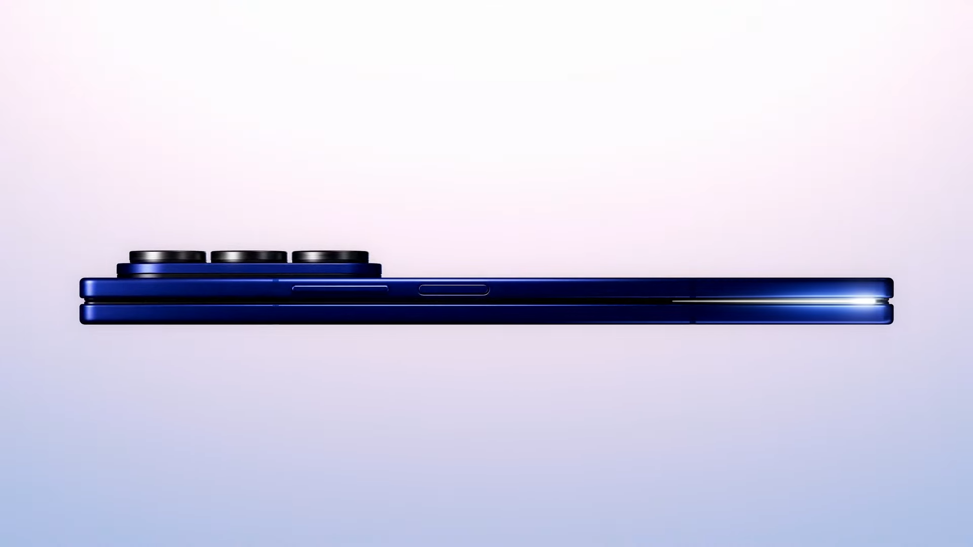 Galaxy unpacked Fold side view