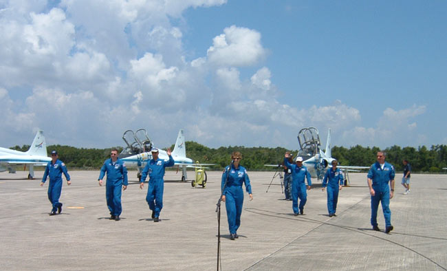 Discovery&#039;s Astronaut Crew Returns to NASA Spaceport