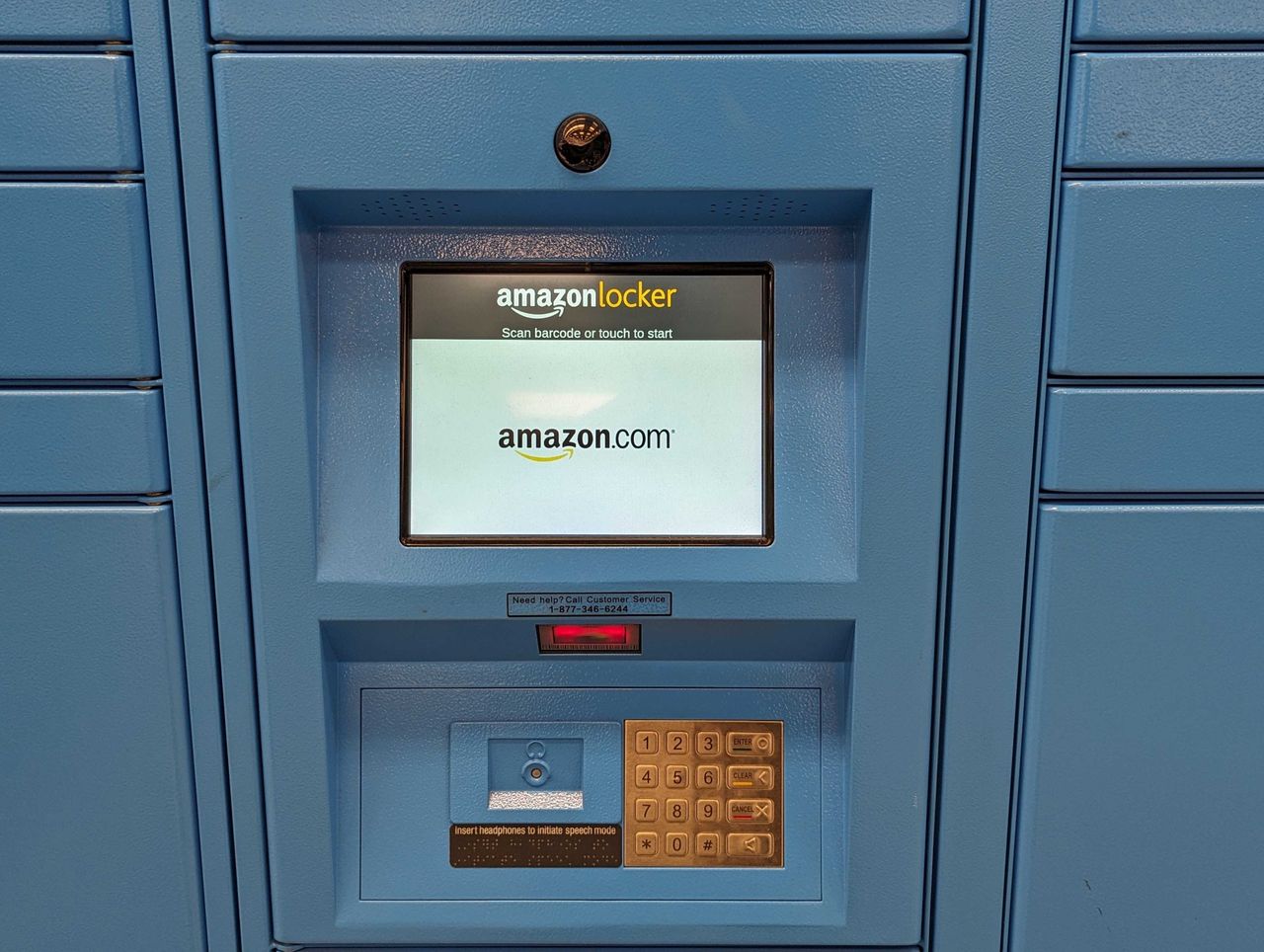 Amazon Locker screen