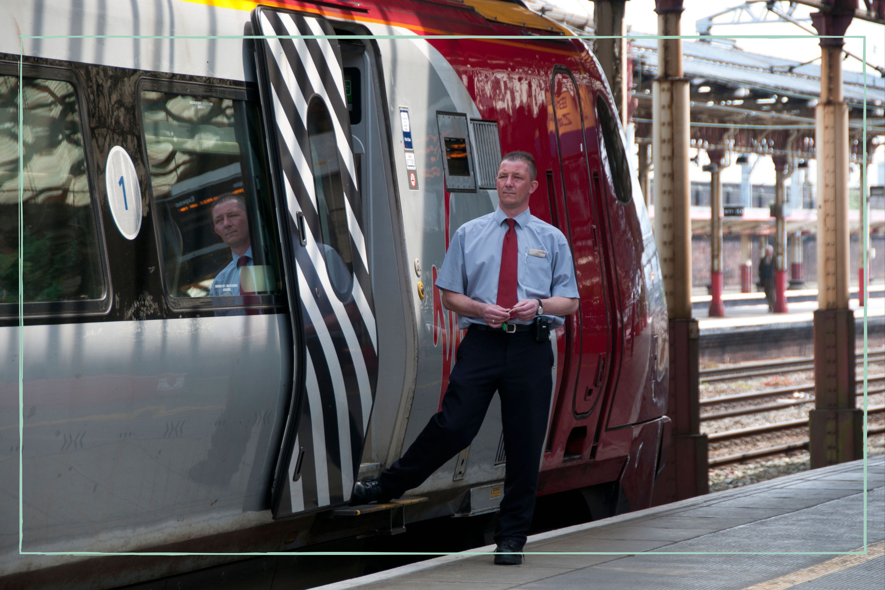 how-much-do-train-drivers-earn-goodto