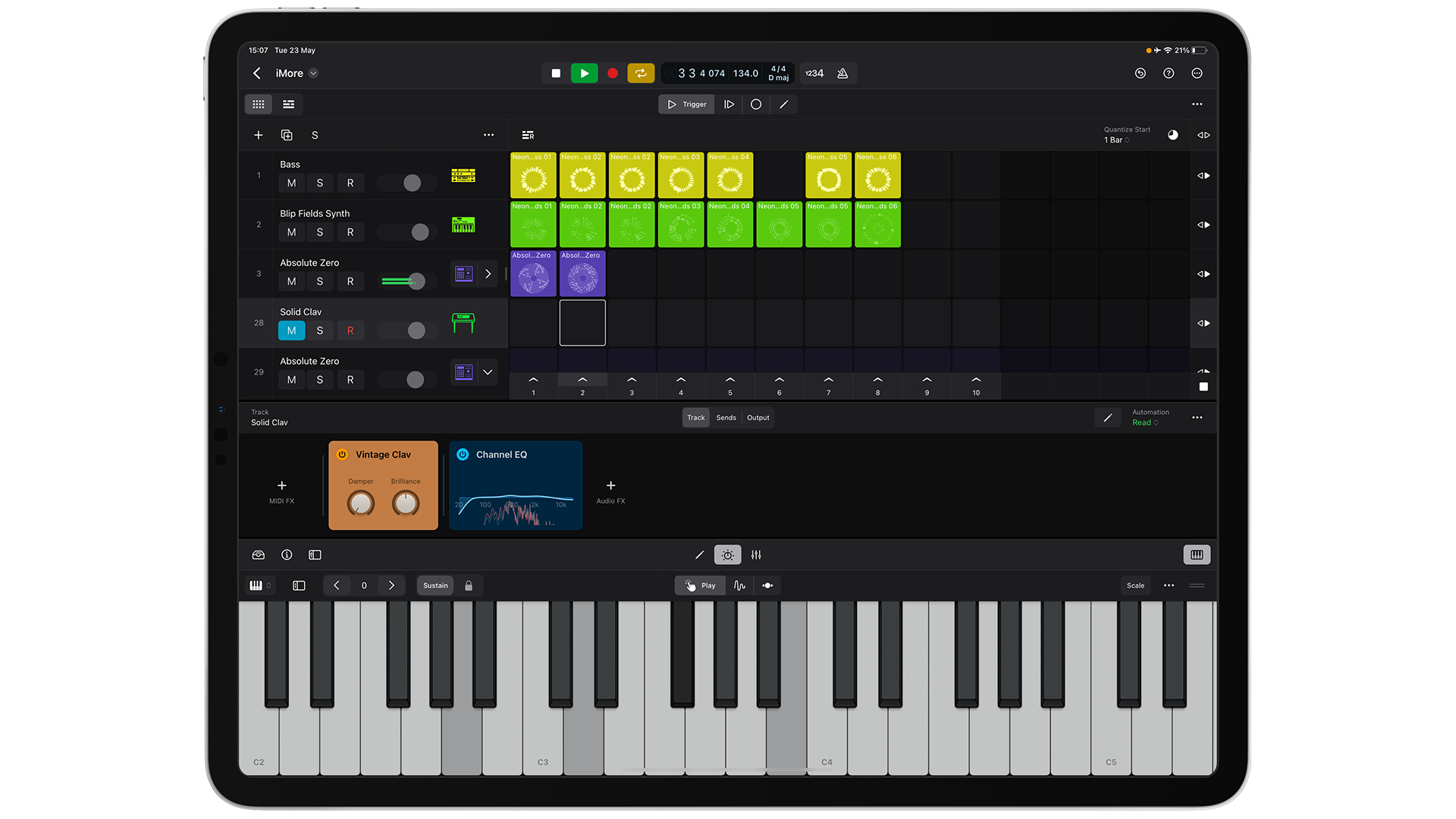 Logic Pro on iPad Piano