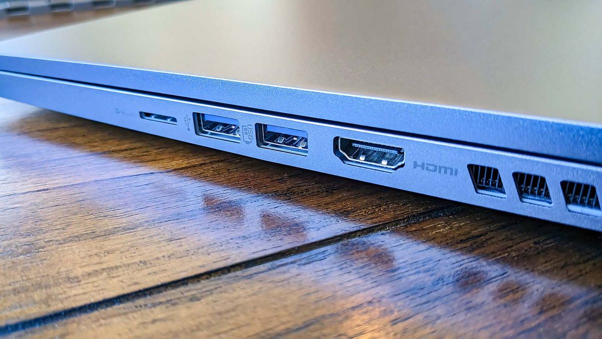 Acer Swift X 16 OLED USB-A and HDMI ports.