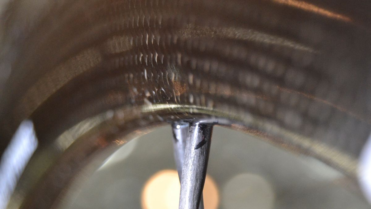 The S+ range is available with regular or carbon spokes. Here's a close-up of the latter, showing how it tapers from round at the rim to a bladed profile