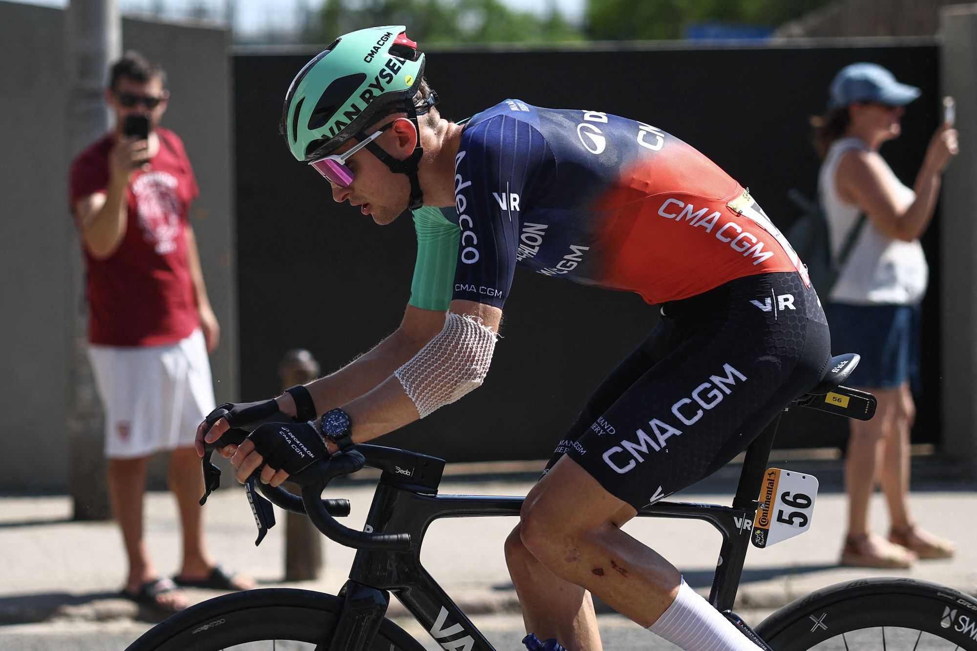 cyclingnews.com - Patrick Fletcher - Near-miss with car and race radio mix-up for Paul Seixas at Tour de France
