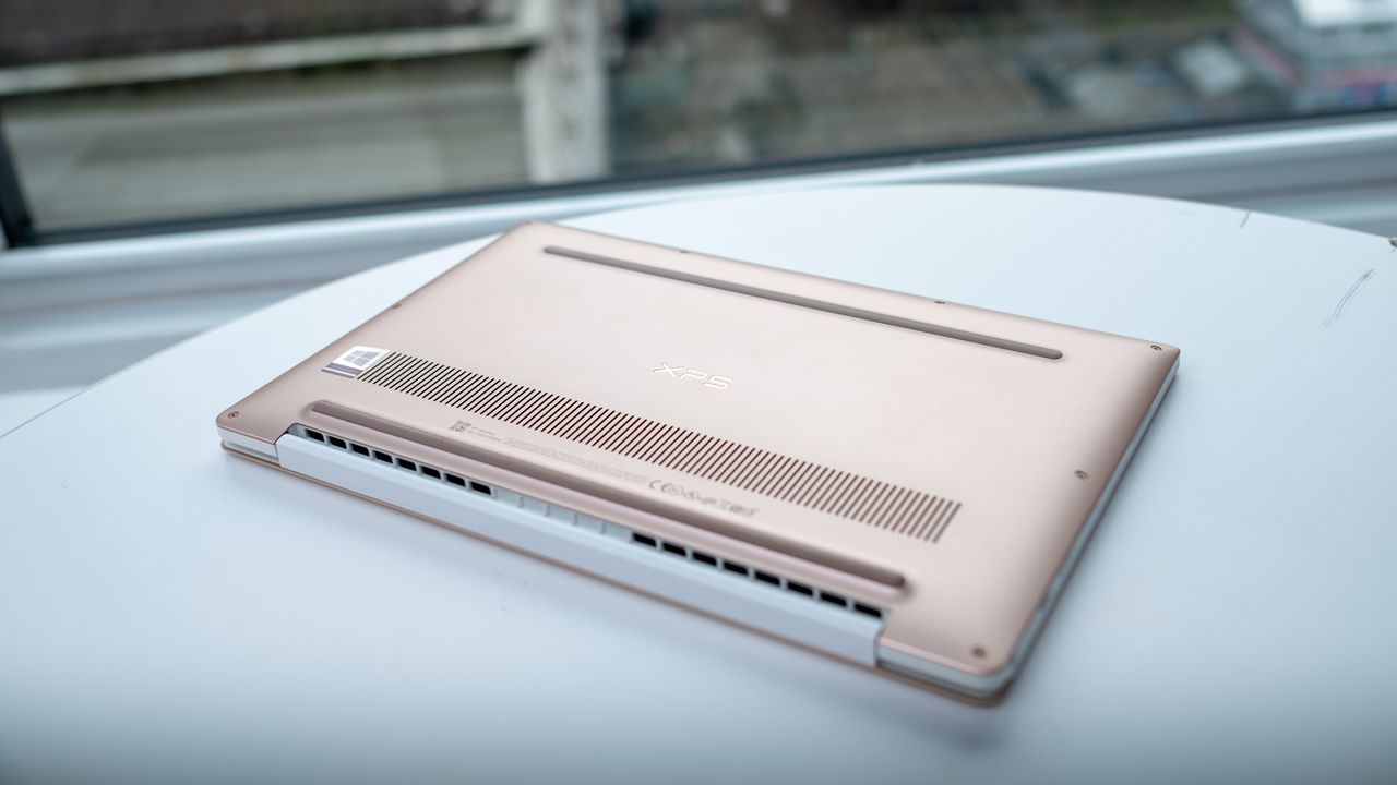 The Dell XPS 13 also has the same anodized aluminum screen lid and base.
