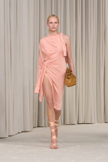 A Closer Look at Ferragamo's Spring/Summer 2025 Collection | Who What Wear