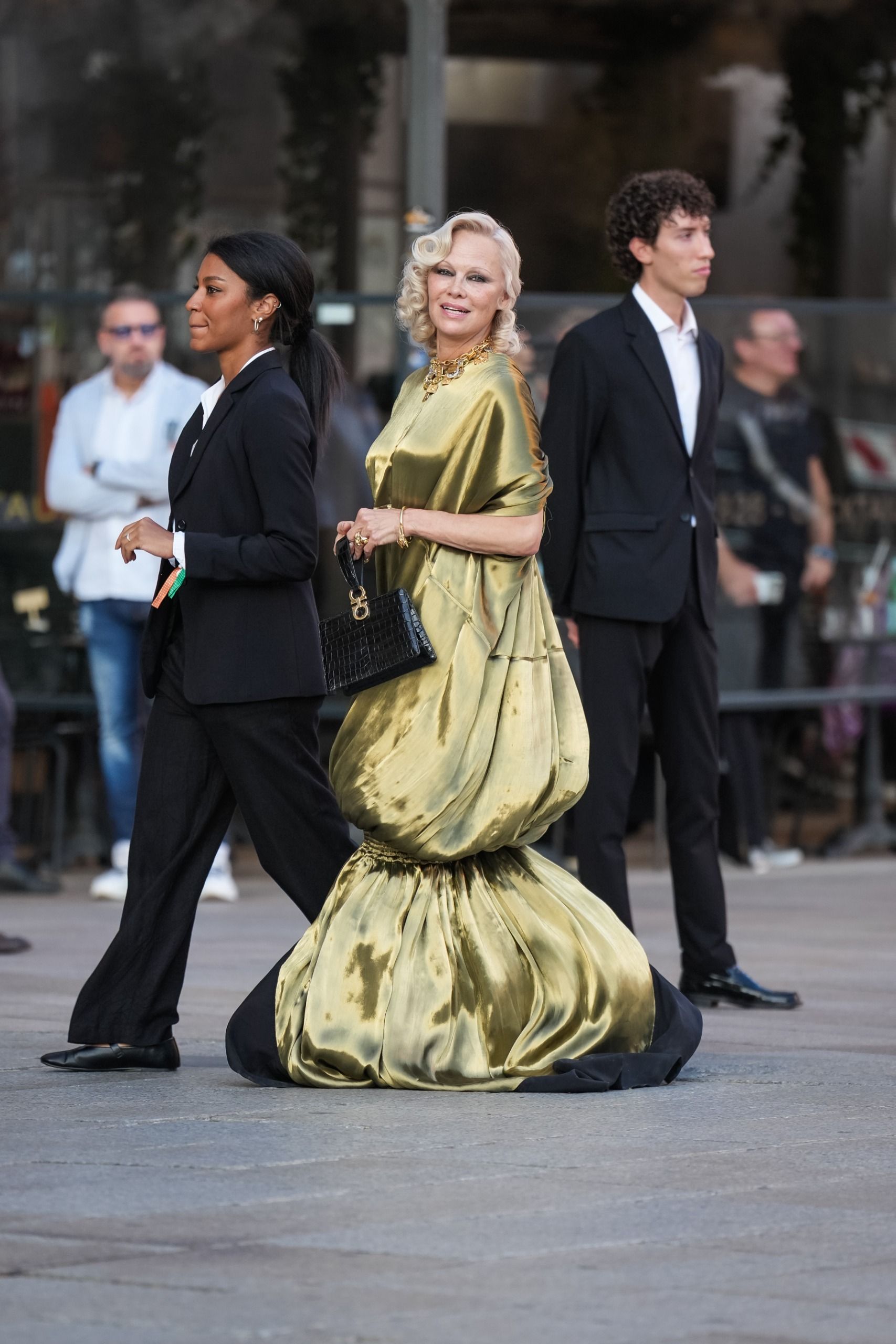 Pamela Anderson's celebrity look at Milan Fashion Week 2026
