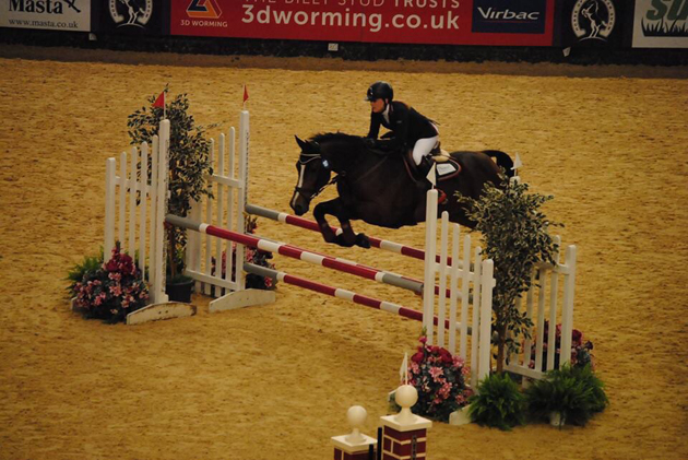 Lesley-Ross-jumping.jpg