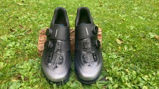 A pair of Shimano XC7 shoes