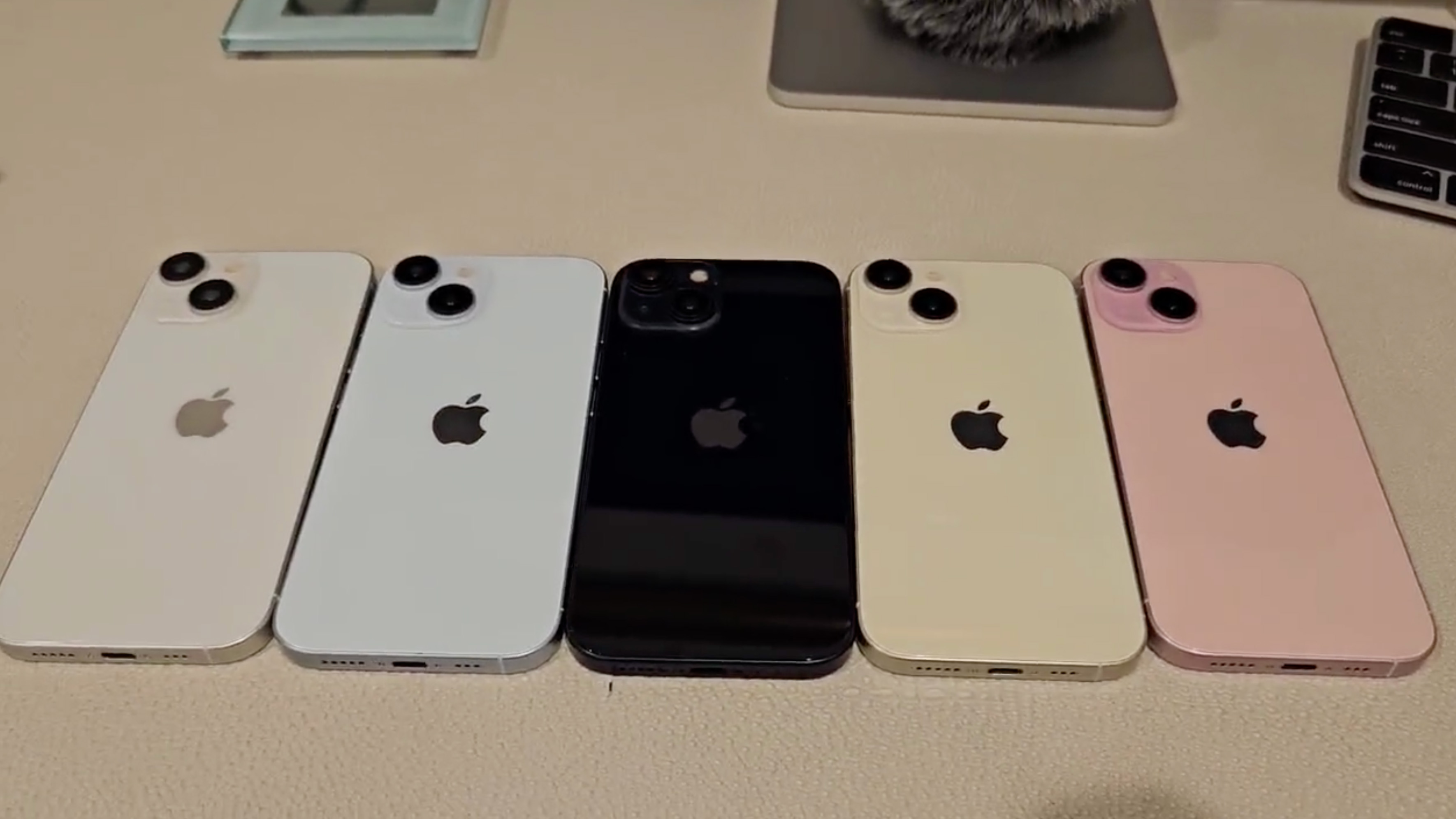 iPhone 15 dummies showing all allegedly available colors