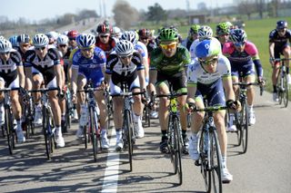 Simon Yates chases on stage one of the 2014 Paris-Nice