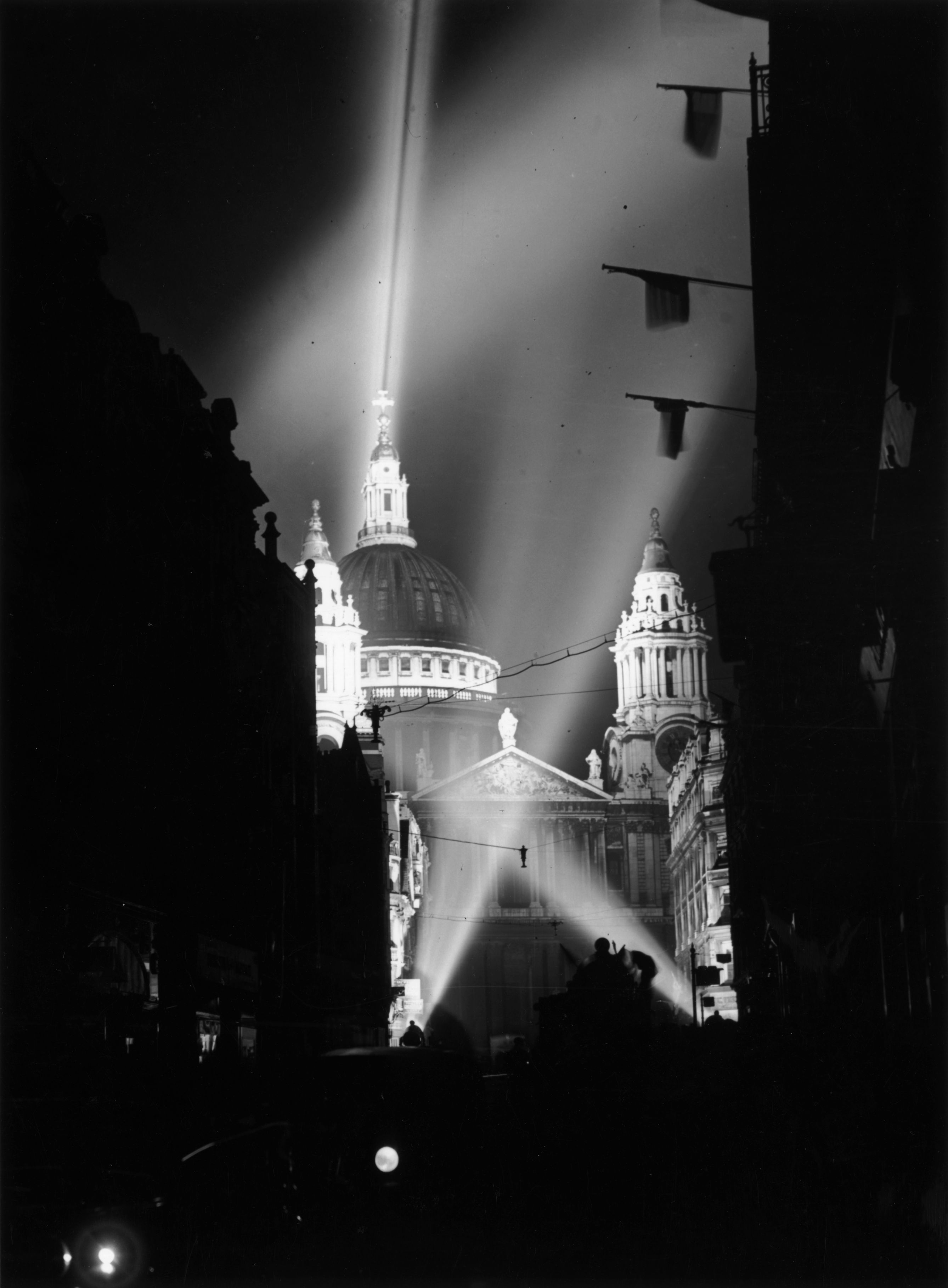 St Paul's VE Day 1945 Getty images