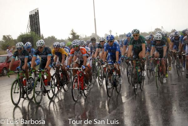 The riders did not anticipate the deluge on day 1 of the Tour de San Luis.
